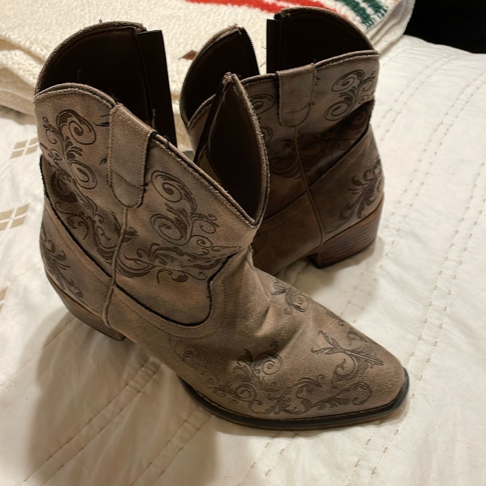 Roper Women's Vintage Faux Leather Western Boots - Snip Toe gray wms 8.5